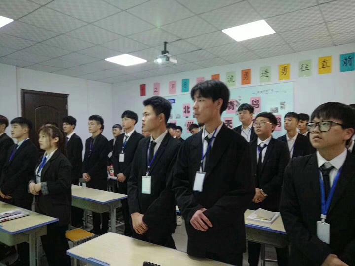 鄭州北大青鳥翔天信鴿學(xué)員學(xué)習(xí)